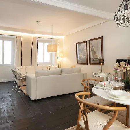 Moderno, Con Spazio Esterno Privato