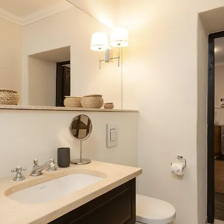 Lejlighed Moderno, Con Spazio Esterno Privato *