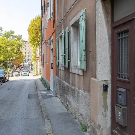 Lejlighed Moderno, Con Spazio Esterno Privato *