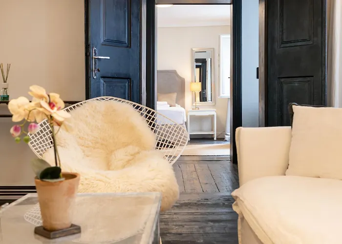 Apartment Capitolina4 - Con Spazio Esterno Privato - Naonbnb Triest