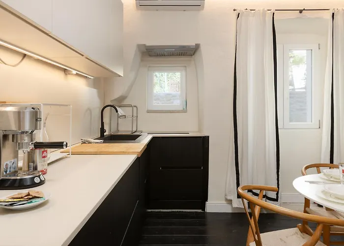 Capitolina4 - Con Spazio Esterno Privato - Naonbnb Apartment